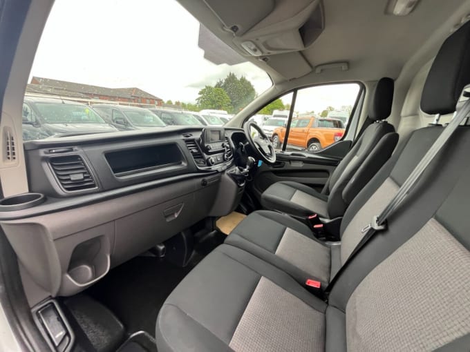 2025 Ford Transit Custom