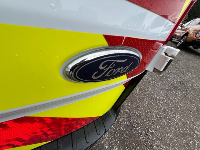 2025 Ford Transit Custom