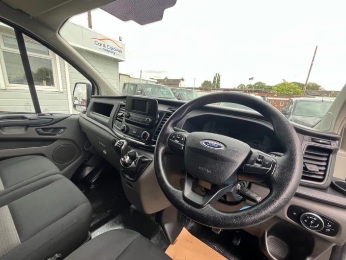 2025 Ford Transit Custom