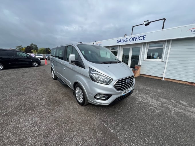 2025 Ford Tourneo Custom