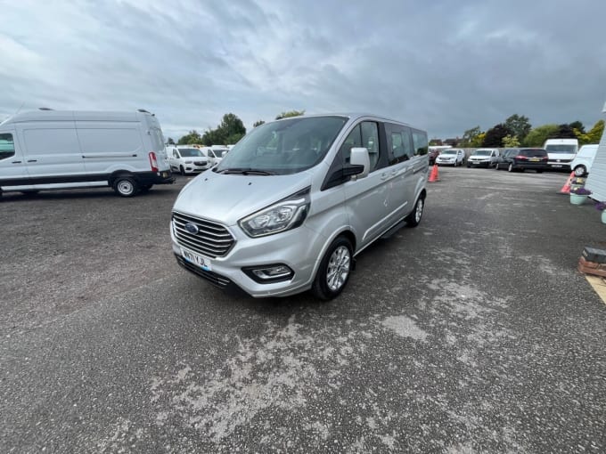 2025 Ford Tourneo Custom