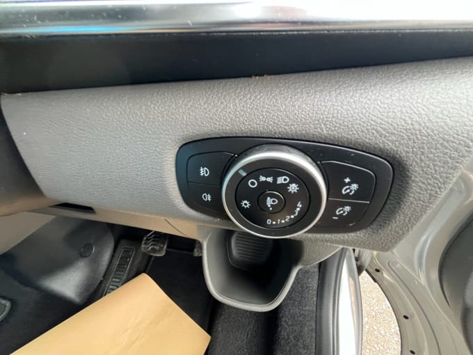 2025 Ford Tourneo Custom