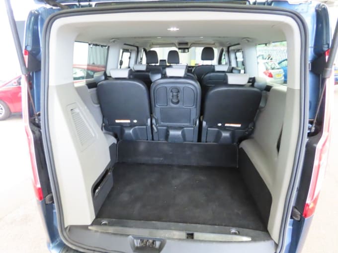 2025 Ford Tourneo Custom