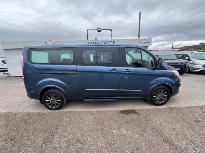 2025 Ford Tourneo Custom