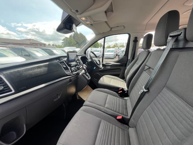 2025 Ford Tourneo Custom