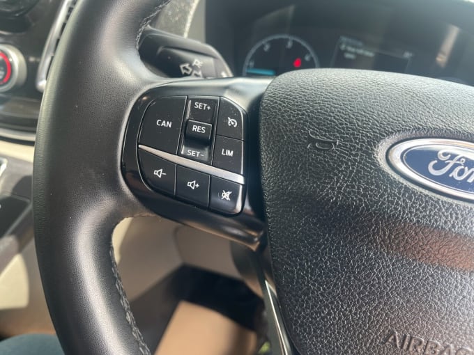 2025 Ford Tourneo Custom