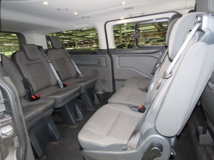 2025 Ford Tourneo Custom