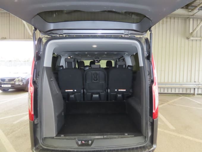 2025 Ford Tourneo Custom