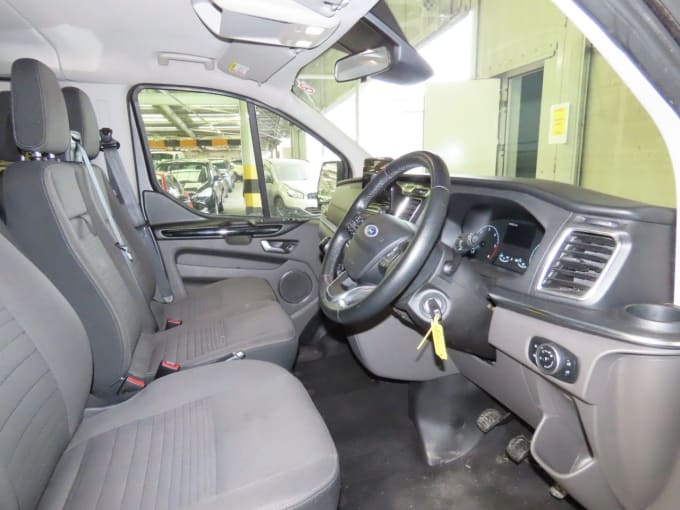 2025 Ford Tourneo Custom