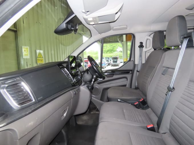 2025 Ford Tourneo Custom
