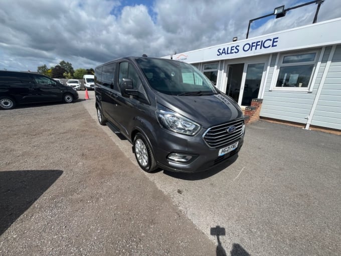 2025 Ford Tourneo Custom