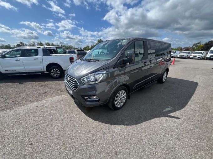 2025 Ford Tourneo Custom