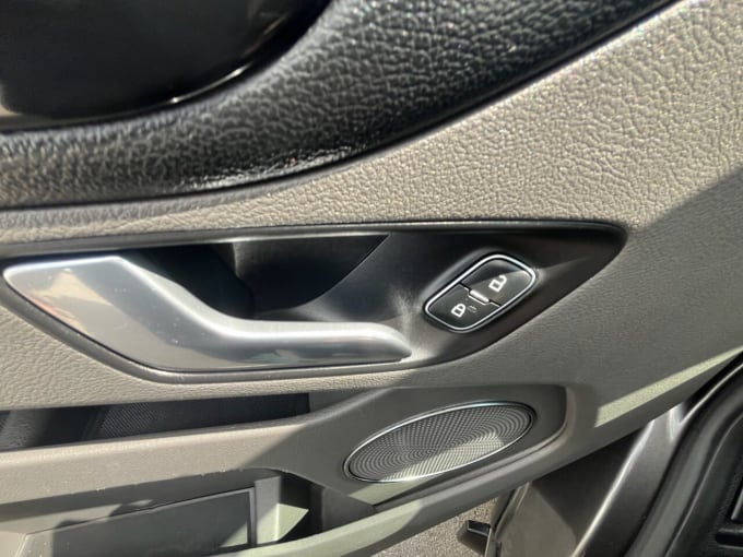 2025 Ford Tourneo Custom