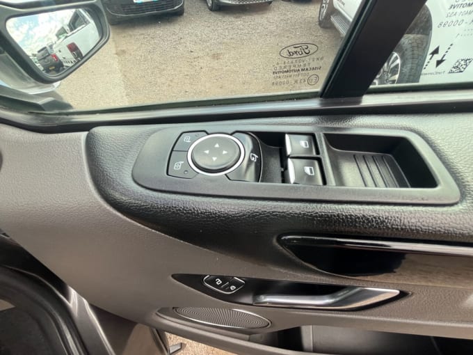2025 Ford Tourneo Custom