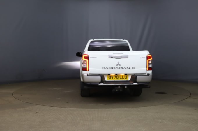2025 Mitsubishi L200