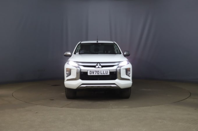 2025 Mitsubishi L200