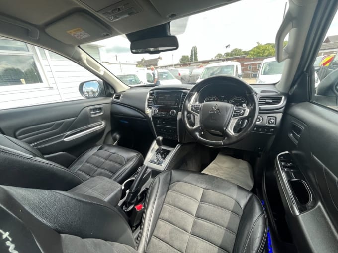 2025 Mitsubishi L200