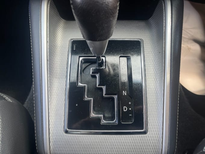 2025 Mitsubishi L200