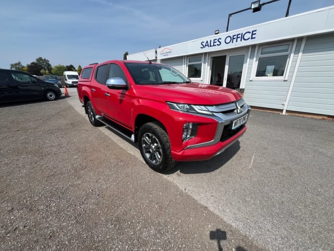 2025 Mitsubishi L200