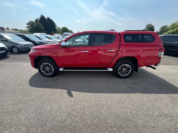 2025 Mitsubishi L200
