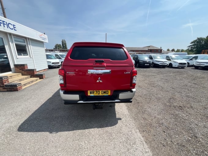 2025 Mitsubishi L200
