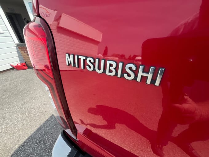 2025 Mitsubishi L200