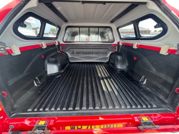2025 Mitsubishi L200