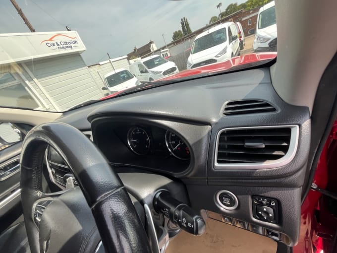 2025 Mitsubishi L200