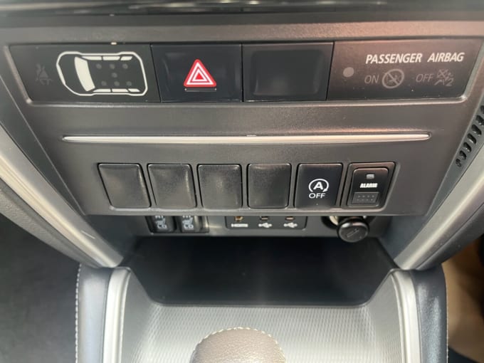 2025 Mitsubishi L200