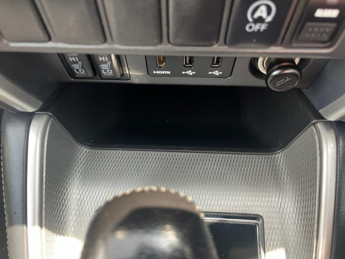 2025 Mitsubishi L200