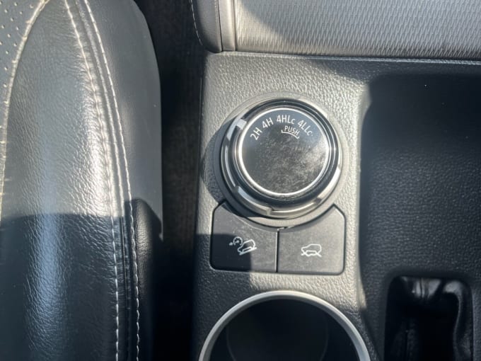 2025 Mitsubishi L200