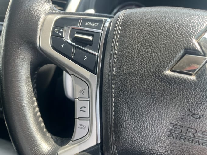 2025 Mitsubishi L200