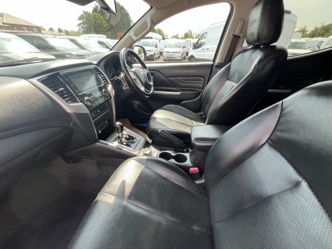 2025 Mitsubishi L200
