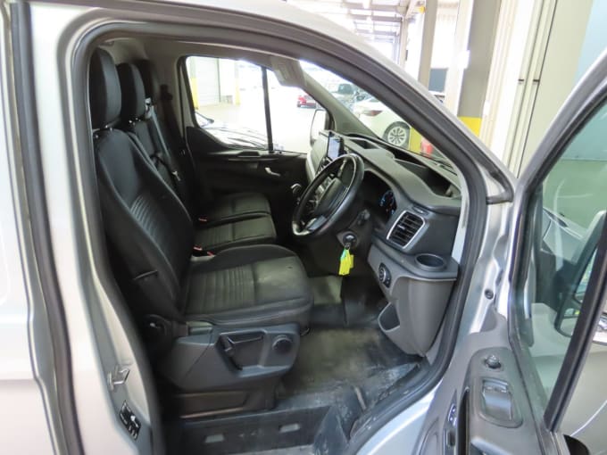 2025 Ford Transit Custom