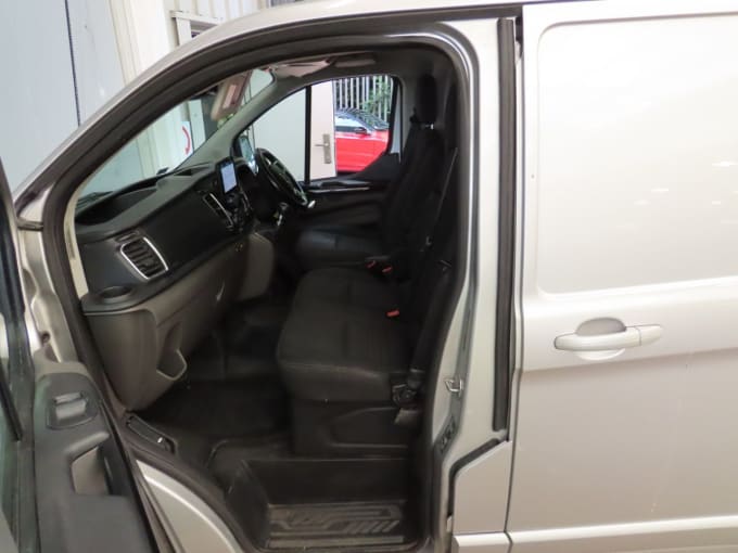 2025 Ford Transit Custom