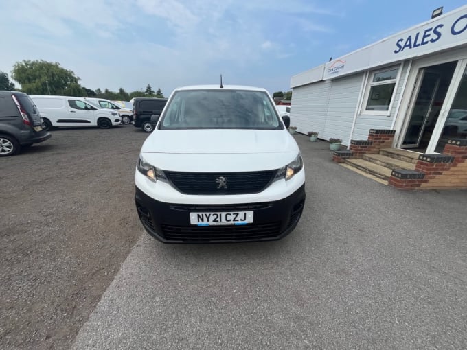 2025 Peugeot Partner