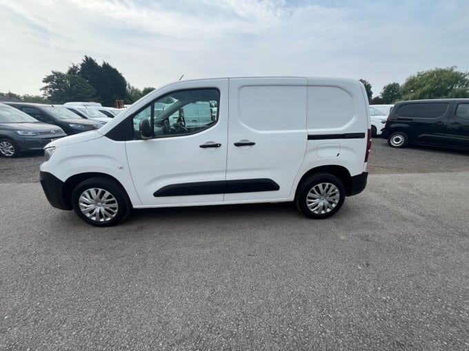 2025 Peugeot Partner