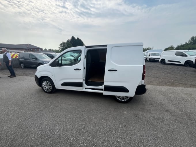 2025 Peugeot Partner