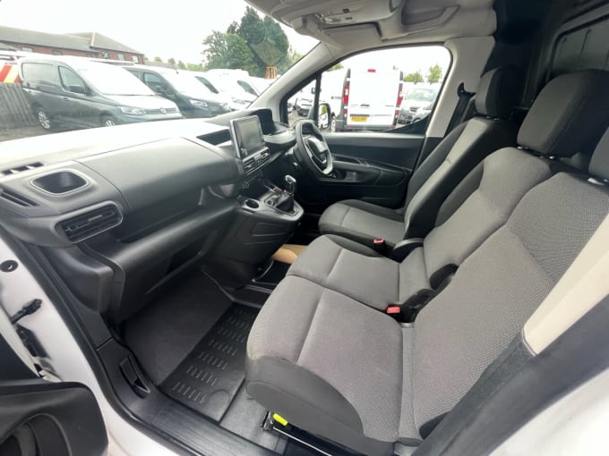 2025 Peugeot Partner