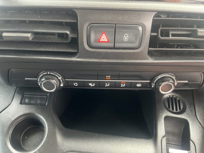 2025 Peugeot Partner