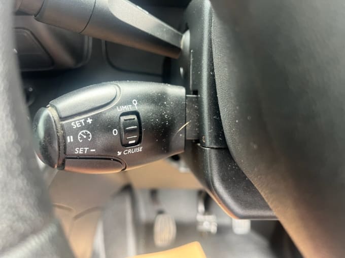 2025 Peugeot Partner