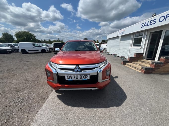 2025 Mitsubishi L200