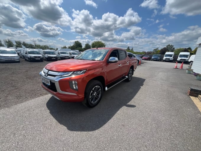 2025 Mitsubishi L200
