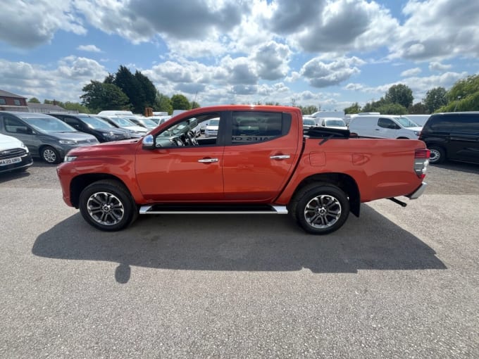 2025 Mitsubishi L200