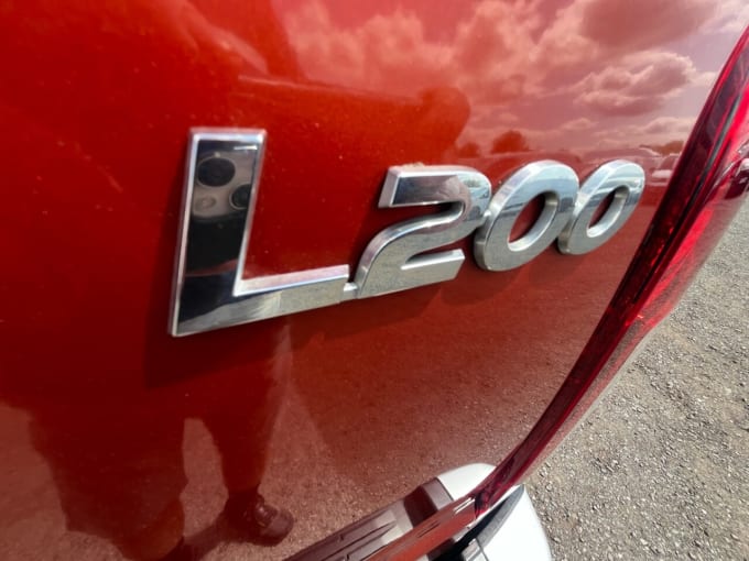 2025 Mitsubishi L200