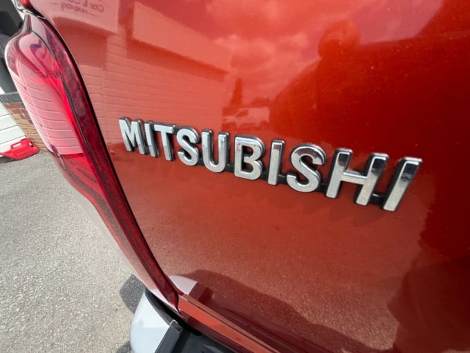 2025 Mitsubishi L200