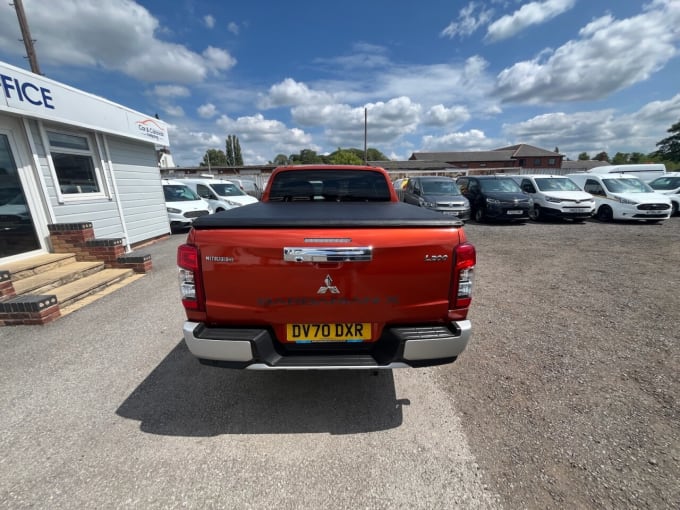 2025 Mitsubishi L200