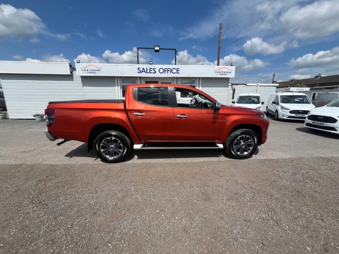 2025 Mitsubishi L200