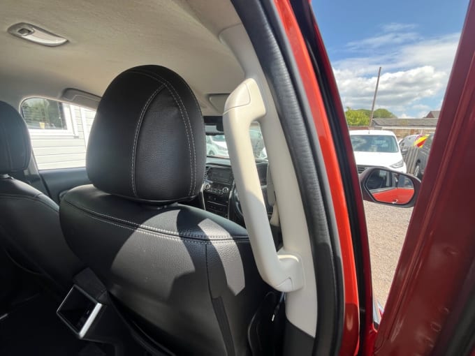 2025 Mitsubishi L200