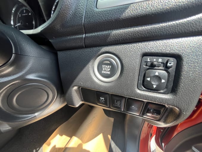 2025 Mitsubishi L200